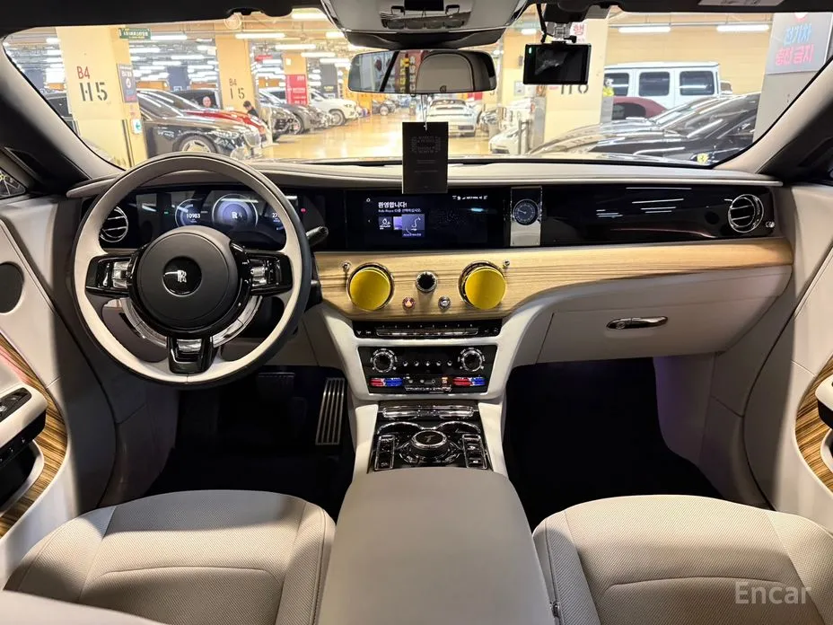 Rolls-Royce Spectre, 2023 — фото 7 из 12