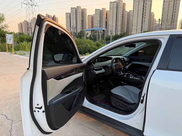 Changan UNI-V Hybrid, 2023 — фото 6 из 9