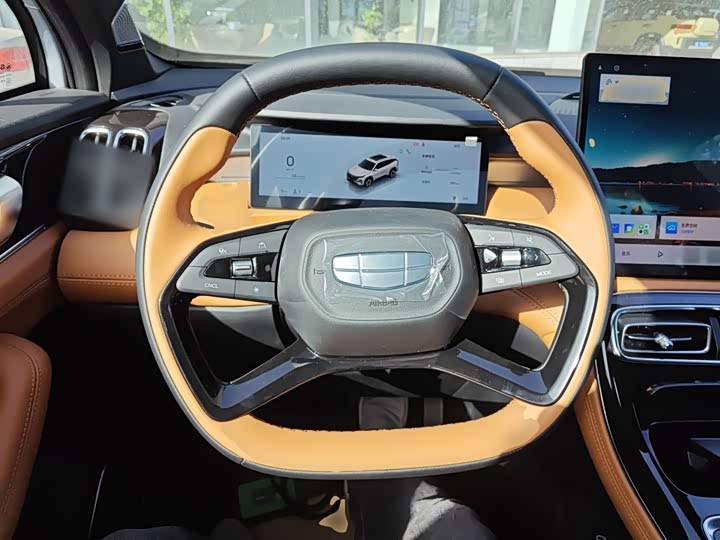 Geely Atlas L, 2025 — фото 7 из 9