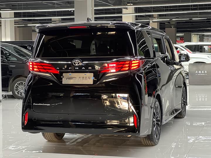 Toyota Alphard, 2025 — фото 4 из 9