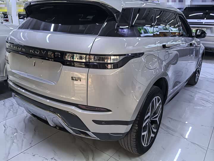 Land Rover Range Rover Evoque L, 2023 — фото 6 из 9