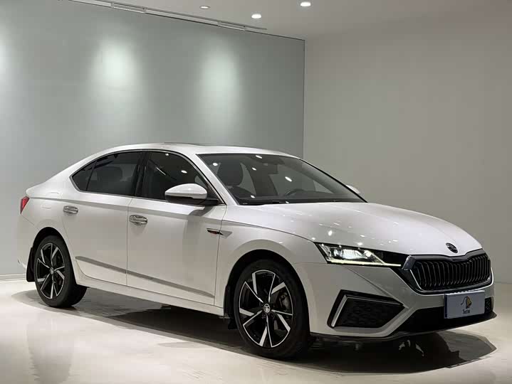 Skoda Octavia Pro, 2022 — фото 3 из 9