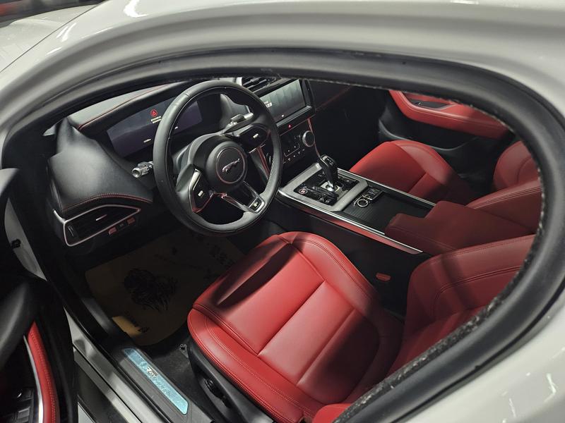 Jaguar XE L, 2022 — фото 9 из 11
