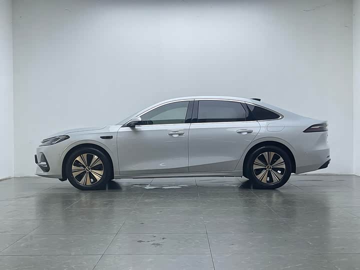 Geely Galaxy A7, 2025 — фото 8 из 9