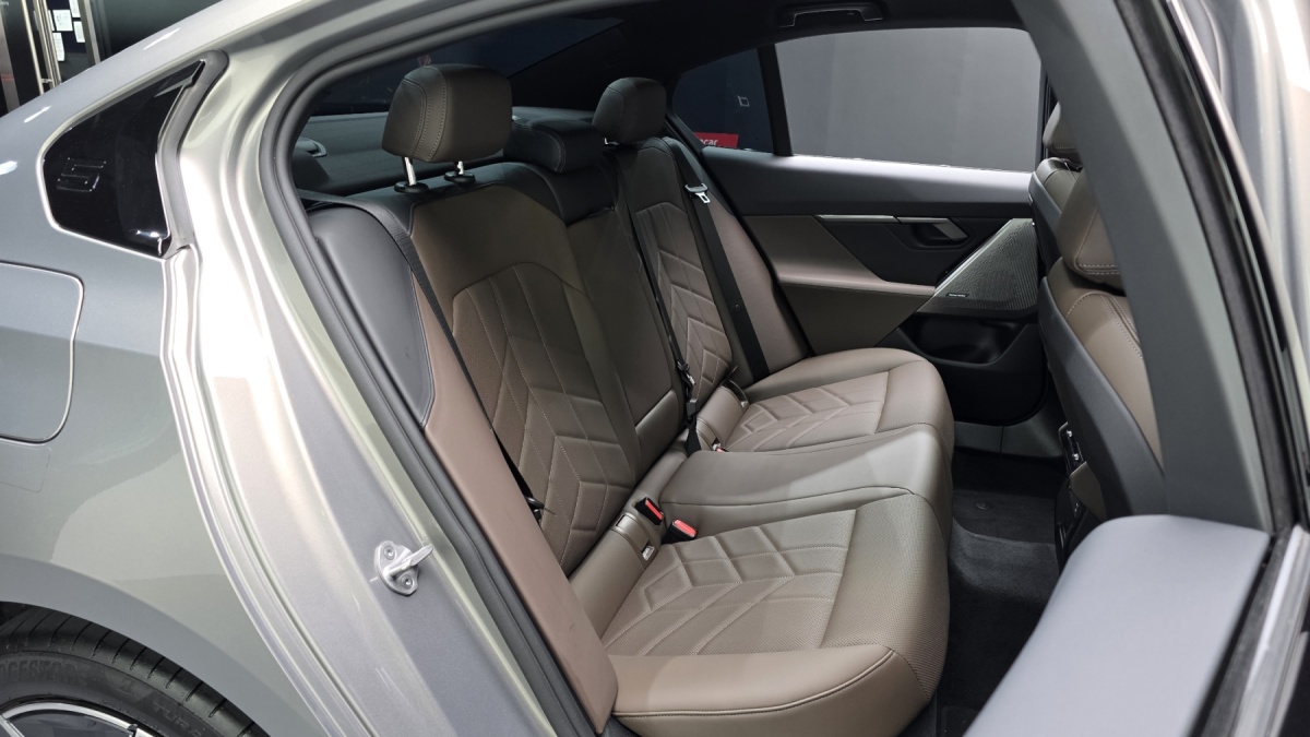 BMW 5 Series, 2025 — фото 11 из 12