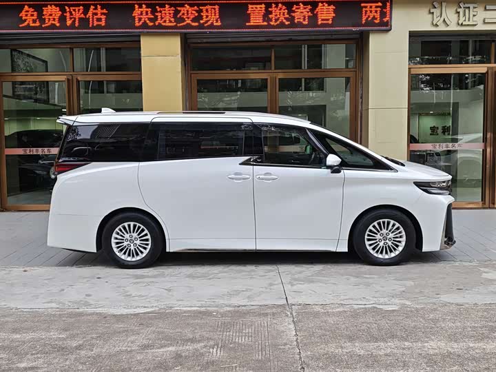 Toyota Vellfire, 2025 — фото 4 из 12