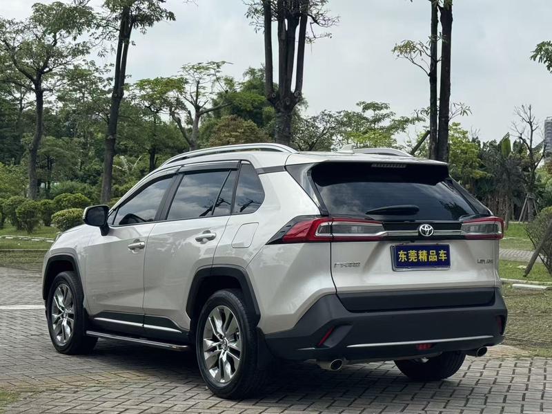 Toyota Wildlander, 2022 — фото 4 из 11