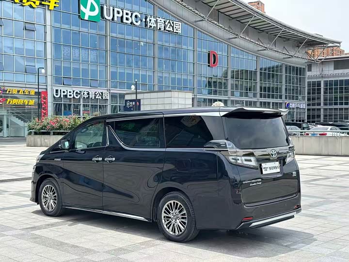 Toyota Vellfire, 2022 — фото 5 из 9