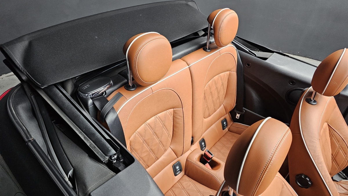 Mini Cooper Convertible, 2021 — фото 12 из 12