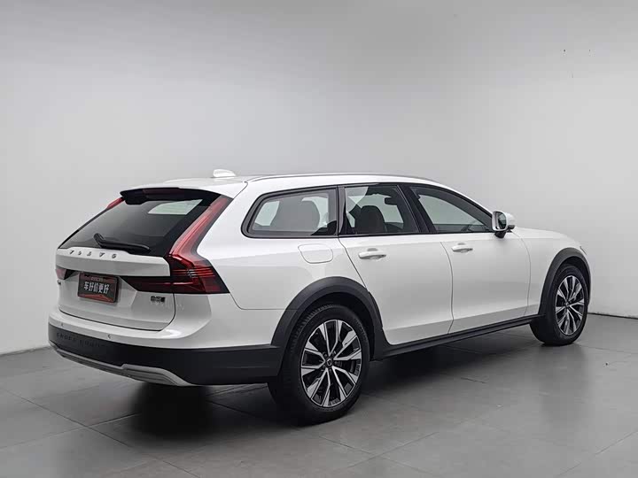 Volvo V90, 2026 — фото 2 из 9