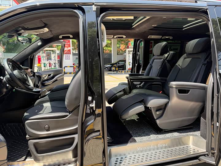 Mercedes-Benz V-Class, 2022 — фото 9 из 9