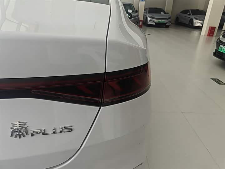 BYD Qin Plus, 2024 — фото 8 из 9