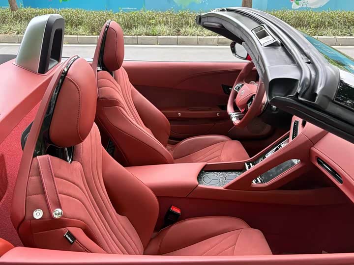 MG Motor Cyberster, 2023 — фото 7 из 9