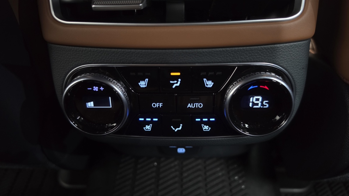 Genesis GV70, 2023 — фото 7 из 12