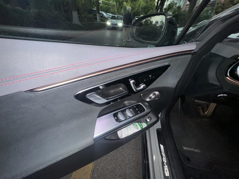 Mercedes-Benz EQE AMG, 2023 — фото 8 из 12