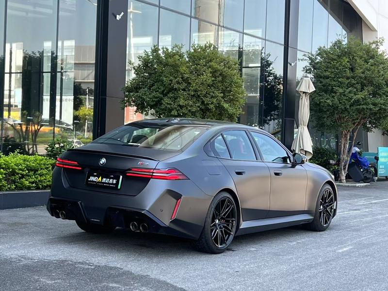 BMW M5 Hybrid, 2024 — фото 2 из 8