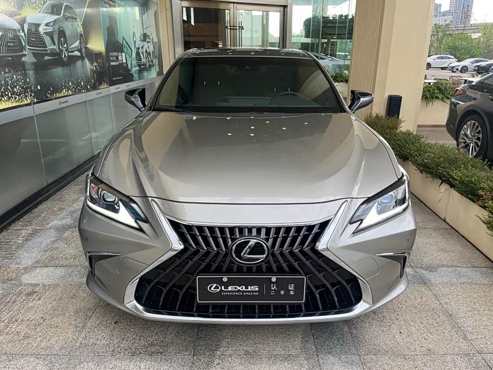 Lexus ES, 2024 — фото 2 из 9