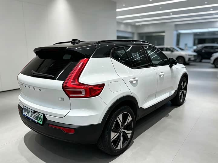 Volvo XC40 EV, 2021 — фото 8 из 9