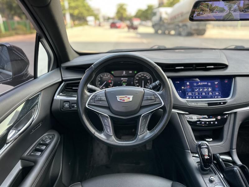 Cadillac XT5, 2022 — фото 8 из 11