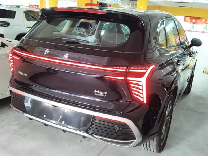 Hongqi HS3 Hybrid, 2026 — фото 7 из 9