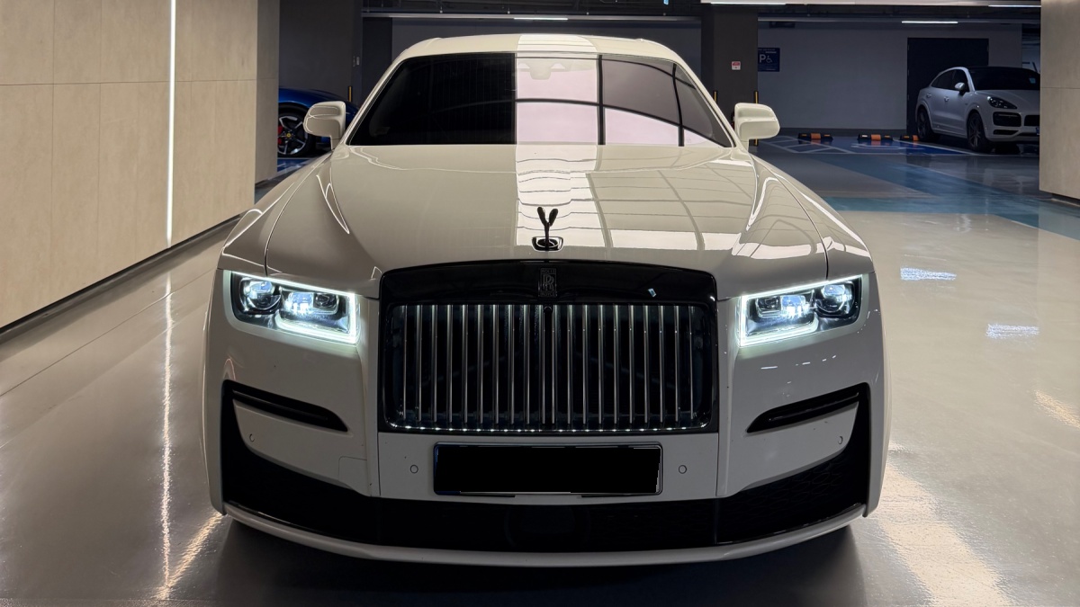 Rolls-Royce Ghost, 2022 — фото 2 из 9
