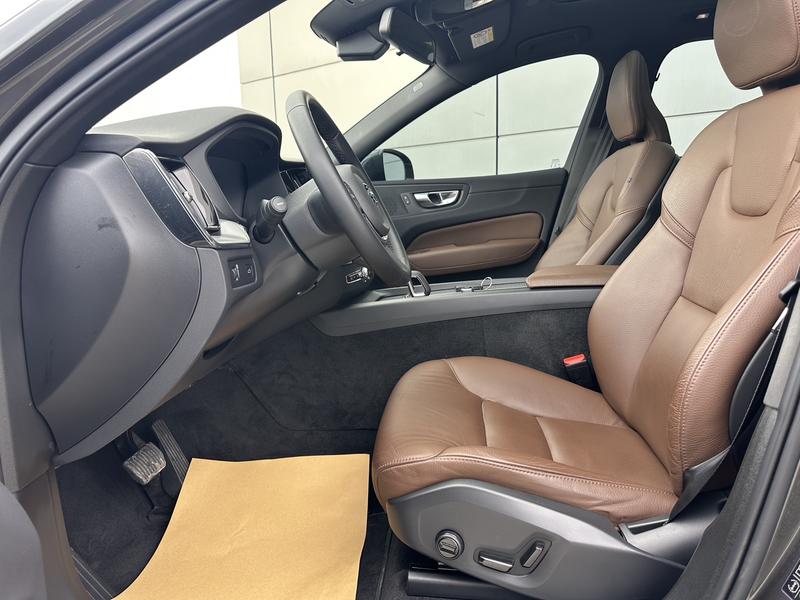 Volvo XC60, 2021 — фото 8 из 10