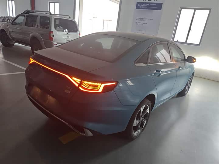 Geely Emgrand L Hi·P Hybrid, 2023 — фото 7 из 12