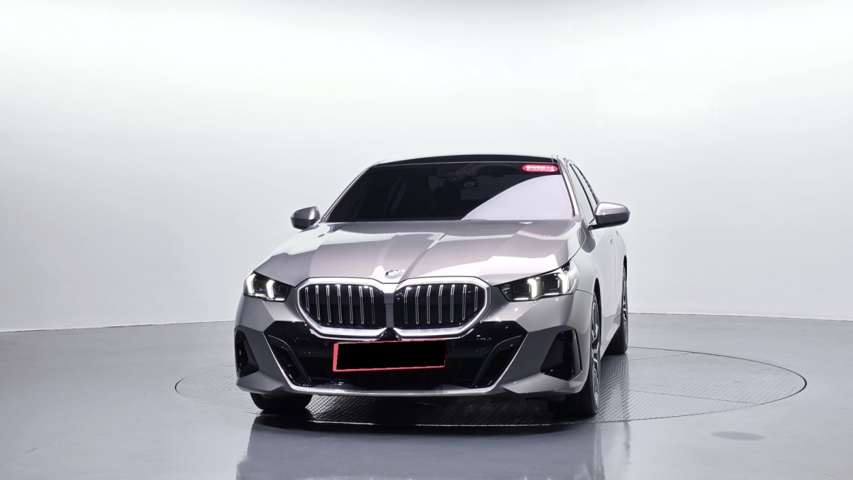BMW 5 Series, 2025 — фото 3 из 12