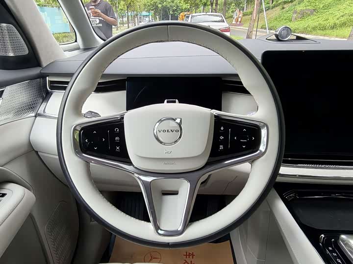 Volvo EM90, 2024 — фото 7 из 9