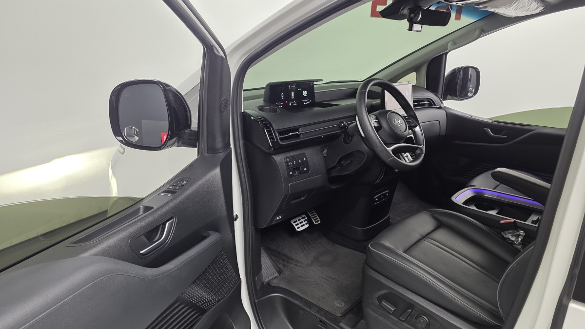 Hyundai Staria, 2025 — фото 9 из 12