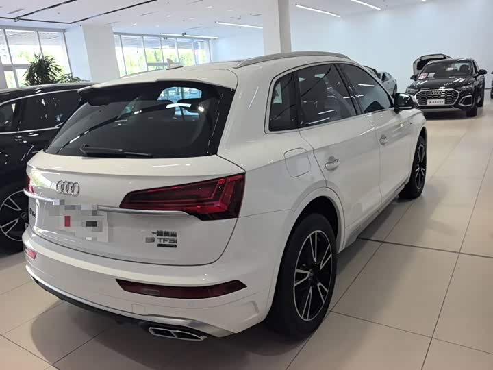 Audi Q5L, 2024 — фото 7 из 9