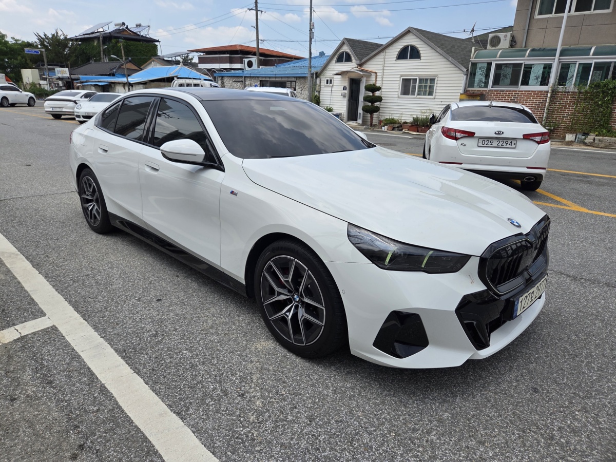 BMW 5 Series, 2024 — фото 8 из 9