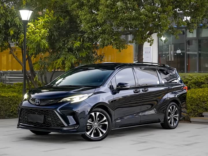 Toyota Granvia, 2022 — фото 3 из 9