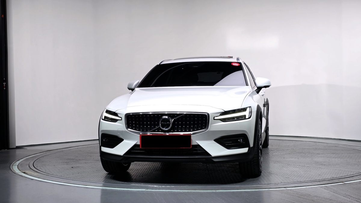 Volvo V60, 2023 — фото 3 из 12
