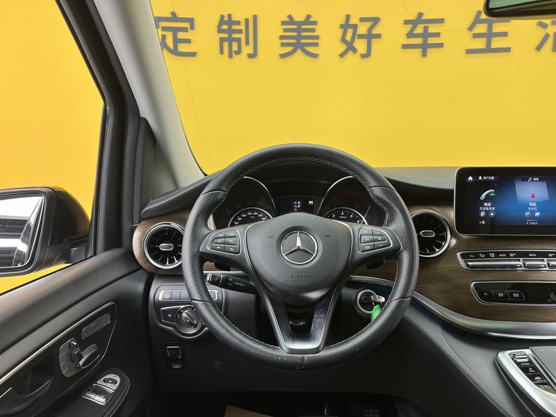 Mercedes-Benz V-Class, 2024 — фото 11 из 12