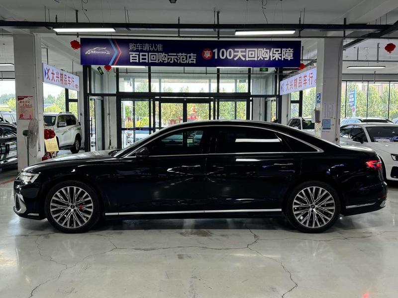 Audi A8, 2023 — фото 4 из 10
