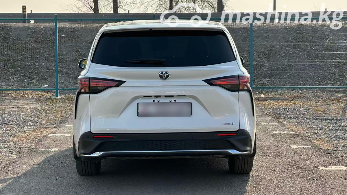 Toyota Sienna, 2023 — фото 7 из 9