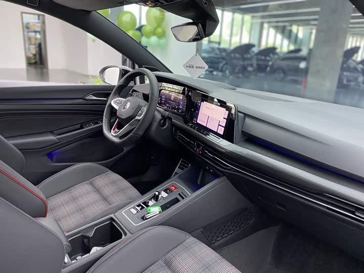 Volkswagen Golf GTI, 2025 — фото 9 из 9