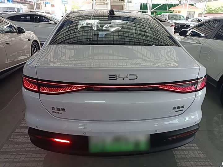 BYD Seal 05 DM-i Hybrid, 2025 — фото 6 из 9
