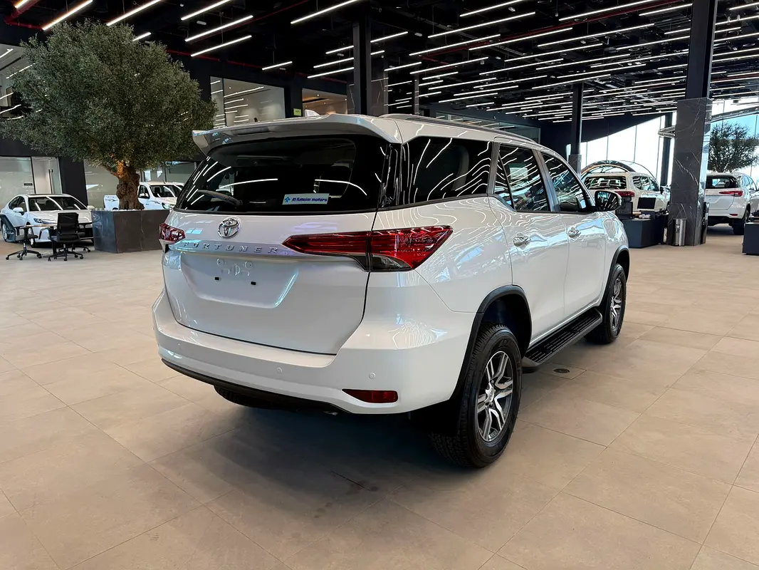 Toyota Fortuner, 2026 — фото 5 из 9