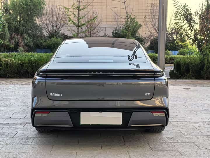 Geely Galaxy E8, 2024 — фото 8 из 9
