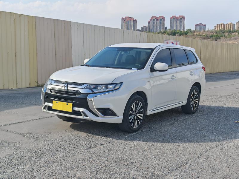 Mitsubishi Outlander, 2023 — купить в Перми под ключ