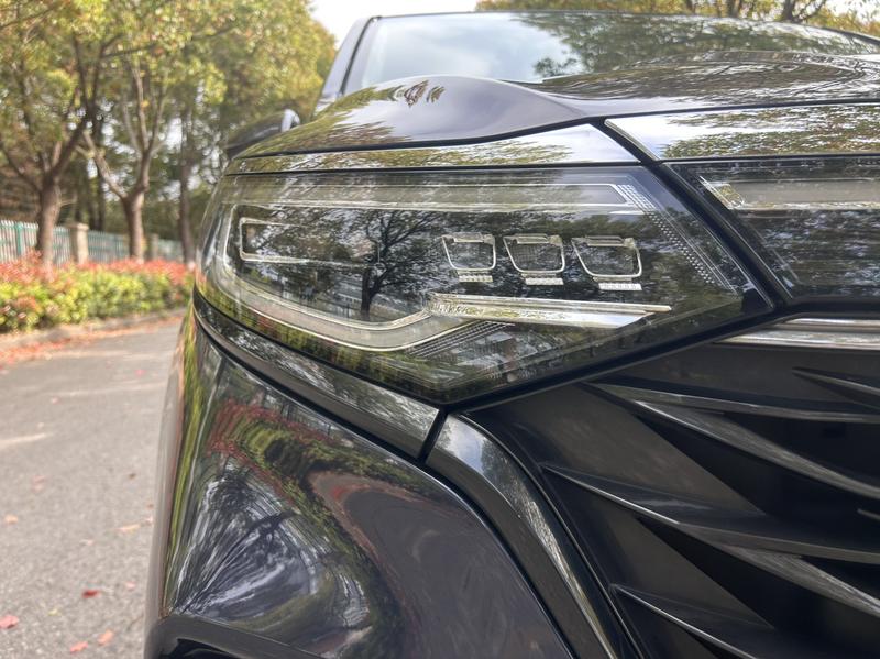 Roewe iMax 8, 2022 — фото 7 из 12