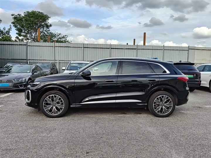Audi Q5L, 2025 — фото 3 из 9