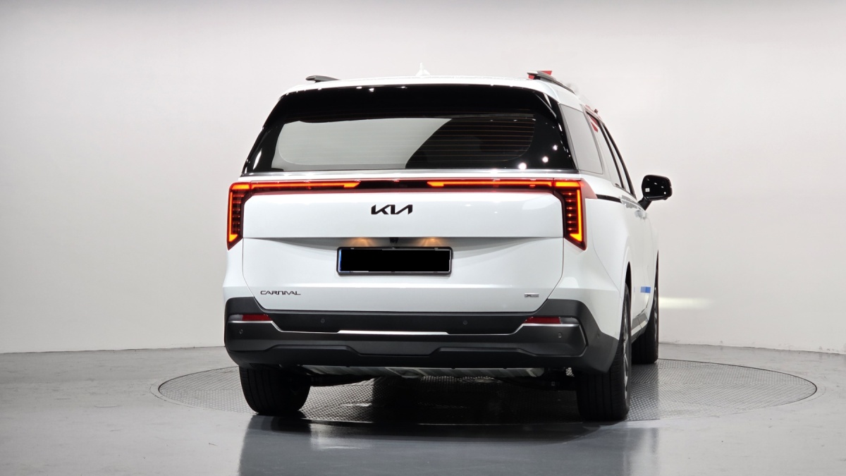 Kia Carnival, 2026 — фото 4 из 12