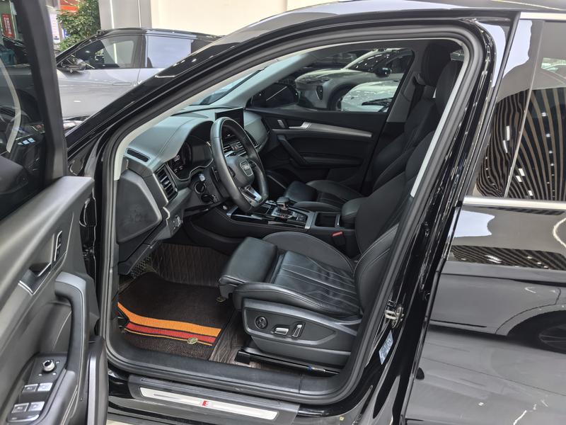 Audi Q5L, 2023 — фото 12 из 12