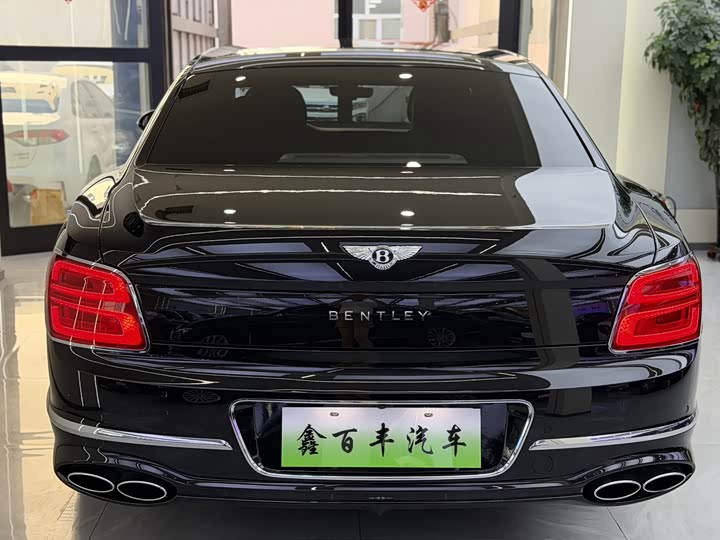 Bentley Flying Spur Hybrid, 2022 — фото 8 из 9