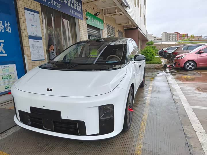 LiXiang i8, 2026 — купить в Чебоксарах под ключ