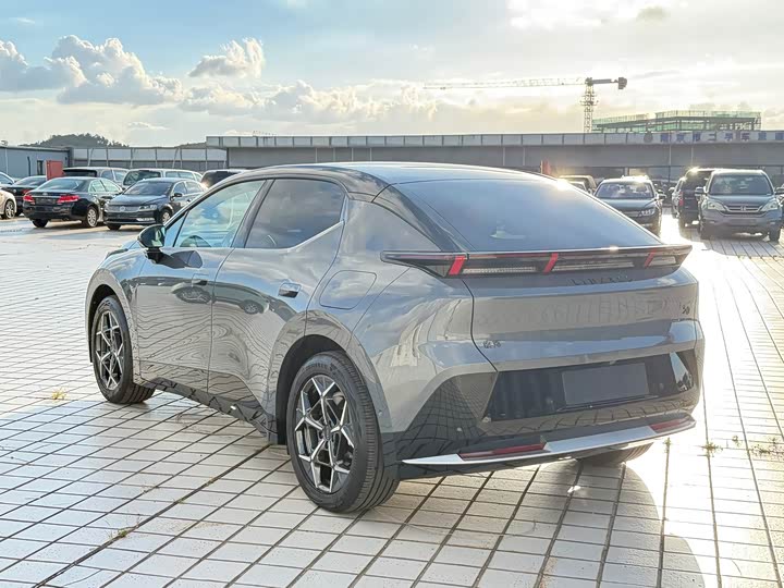 Lynk & Co Z20, 2024 — фото 7 из 9