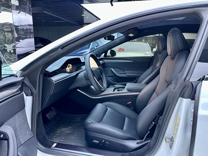 Tesla Model S, 2023 — фото 7 из 9
